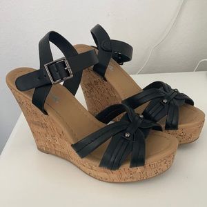 Black Wedges